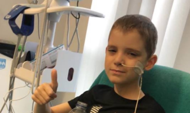 Luc 8 ans, perd sa bataille contre la maladie : quelques heures après que ses parents